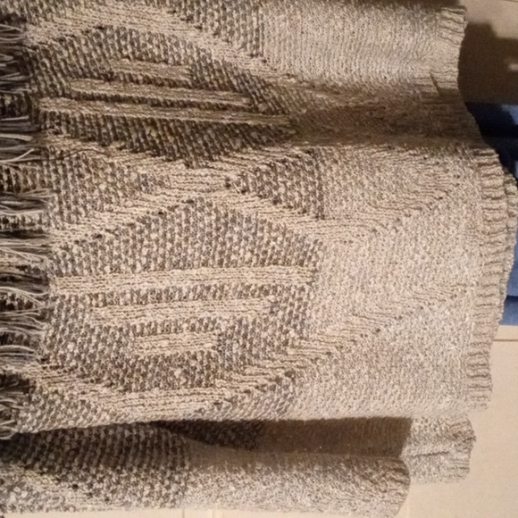 Artesia Textured Fringe Sweater - Picture 3 of 4